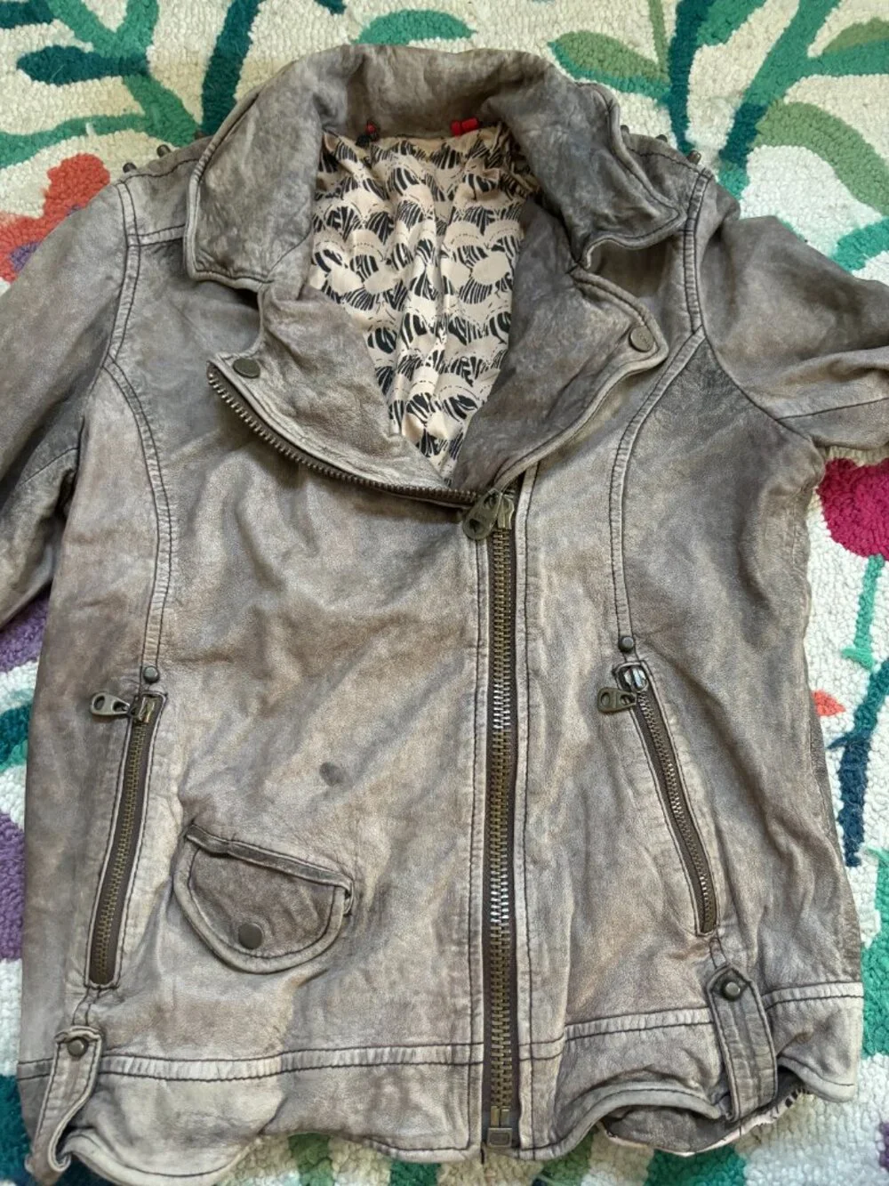 Doma Taupe Distressed Leather Moto Jacket - Picture 3 of 10